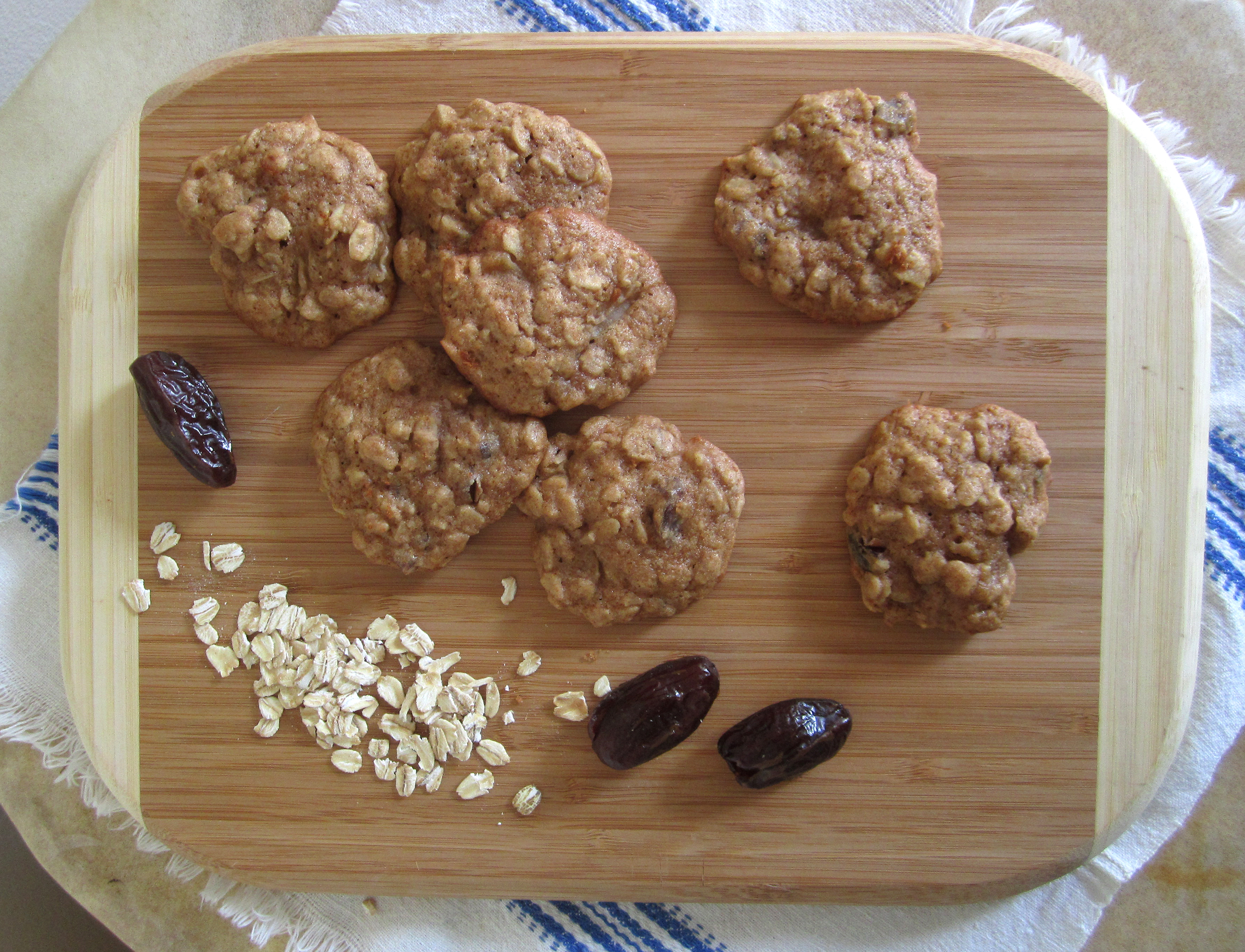 Oatmeal, Pear & Date Cookies