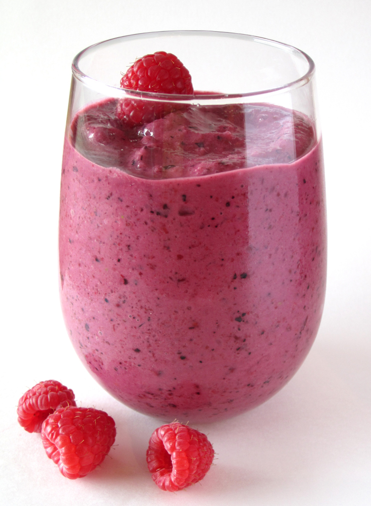 Frosty Berry-Pomegranate Smoothie